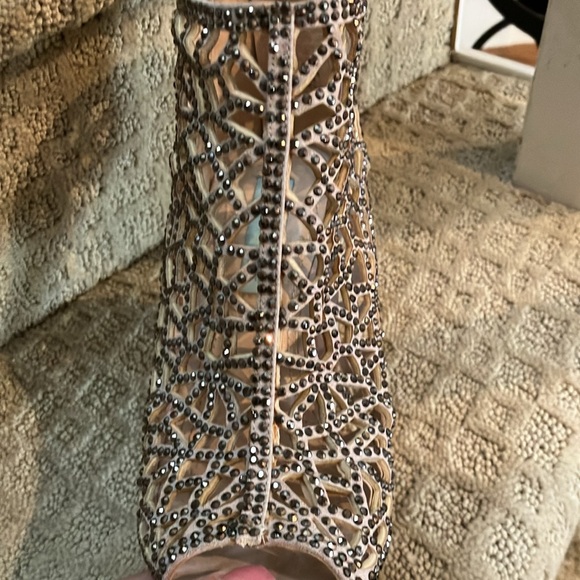 Fabulous Betsey Johnson cream with gunmetal bling caged peep toe 4” bootie. - Picture 16 of 16